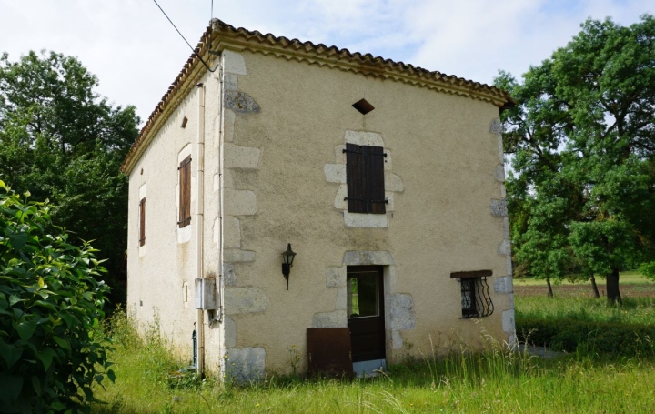 Maison CASTELNAU-MONTRATIER-SAINTE-ALAUZIE (46170)  92 m2 180 200 € 